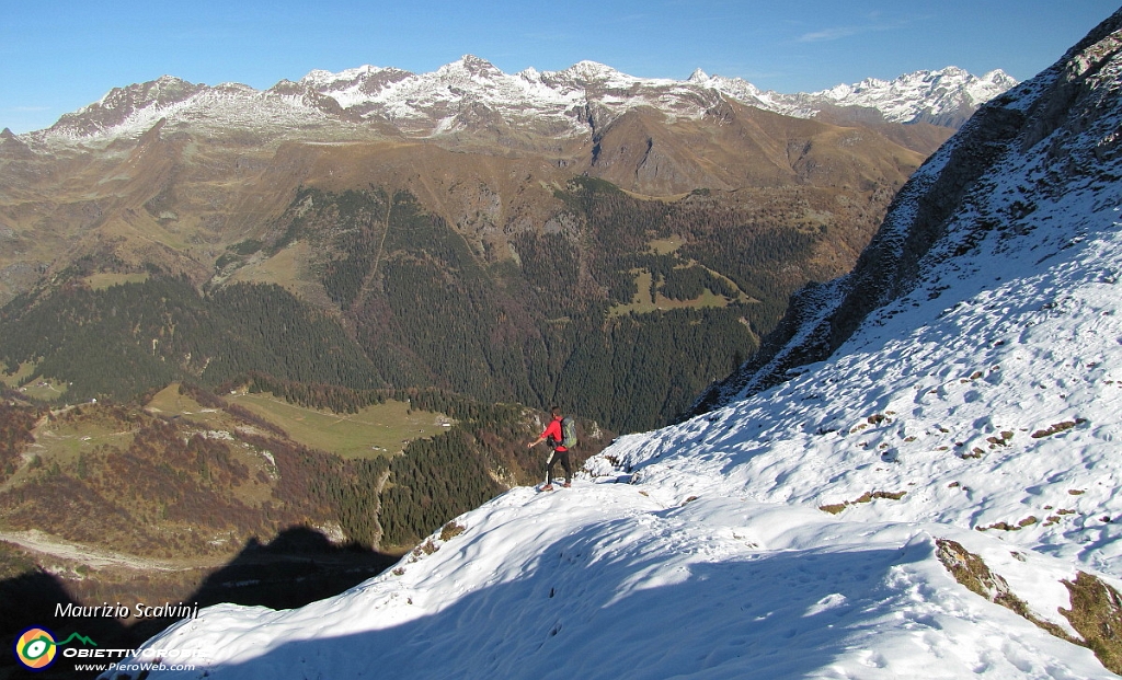 18 Raggiungo il Passo di Valmora....JPG